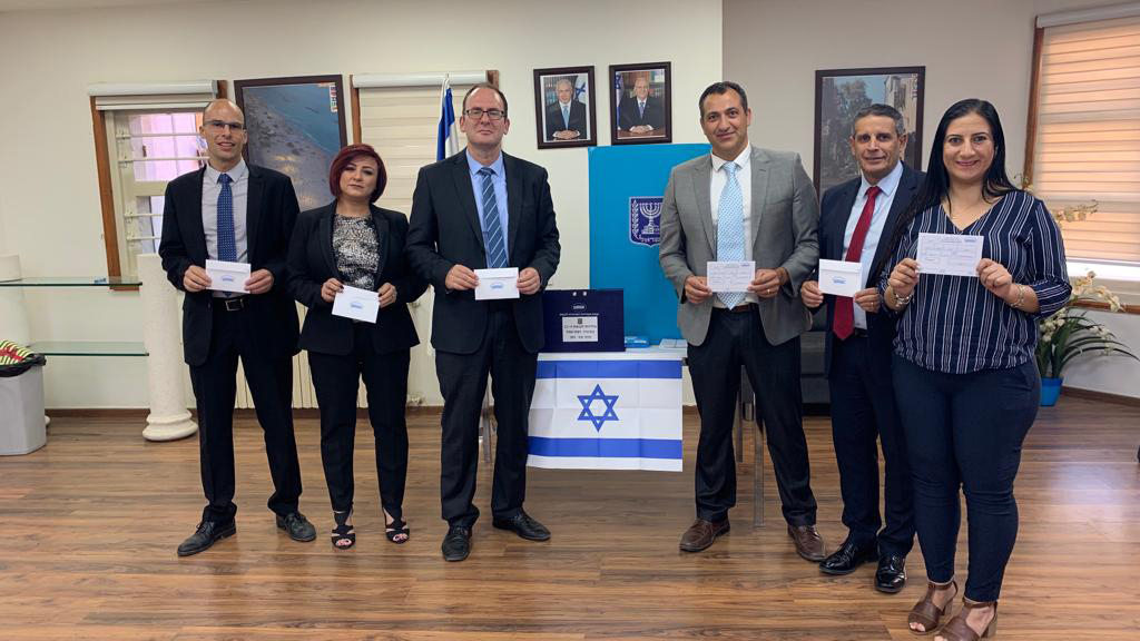 הצבעה בבחירות לכנסת בשגרירות ישראל בירדן. (קרדיט: משרד החוץ)