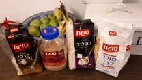 מוצרים של סוגת במטבח הבית (צילום: שלום דנוף).