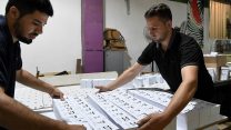 פתקי ההצבעה בבחירות לכנסת ה-22 מודפסים בבית דפוס. אוגוסט 2019 (צילום: פלאש90)