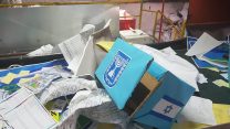 מיחזור חומרי תעמולה מהבחירות המוניציפאליות (ללא קרדיט)