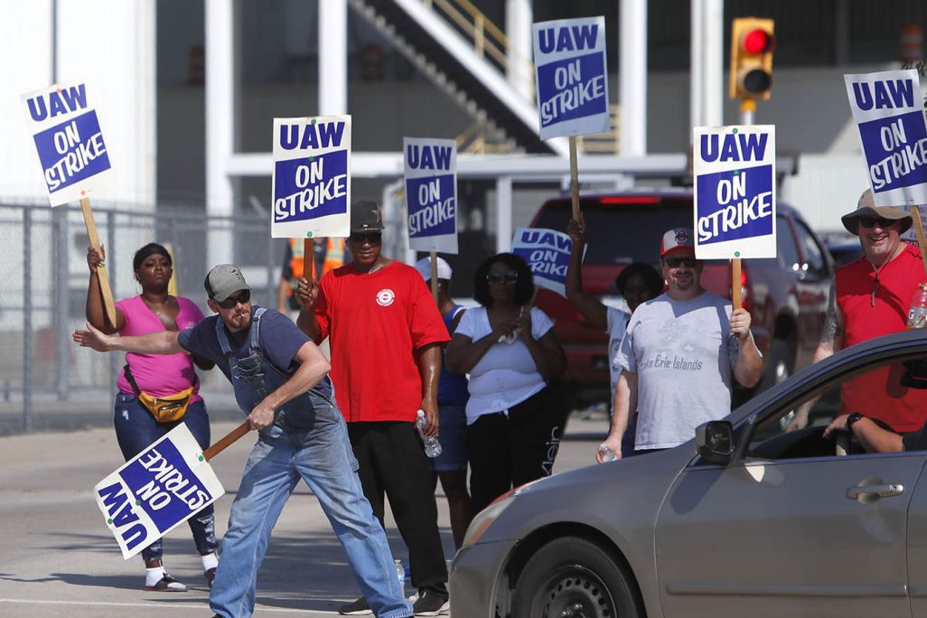 שביתת עובדי General Motors בארה"ב. 16 בספטמבר 2019. (AP Photo/LM Otero)