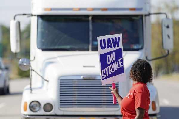 שביתת עובדי General Motors בארה"ב. 16 בספטמבר 2019. (AP Photo/Bryan Woolston)