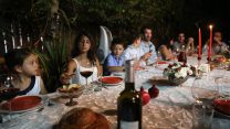 ארוחת חג ערב ראש השנה. ארכיון. (נתי שוחט/פלאש90)