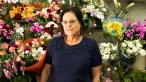 חיה׳לה פרחים, שוק תלפיות חיפה. (צילום: גילעד שרים)