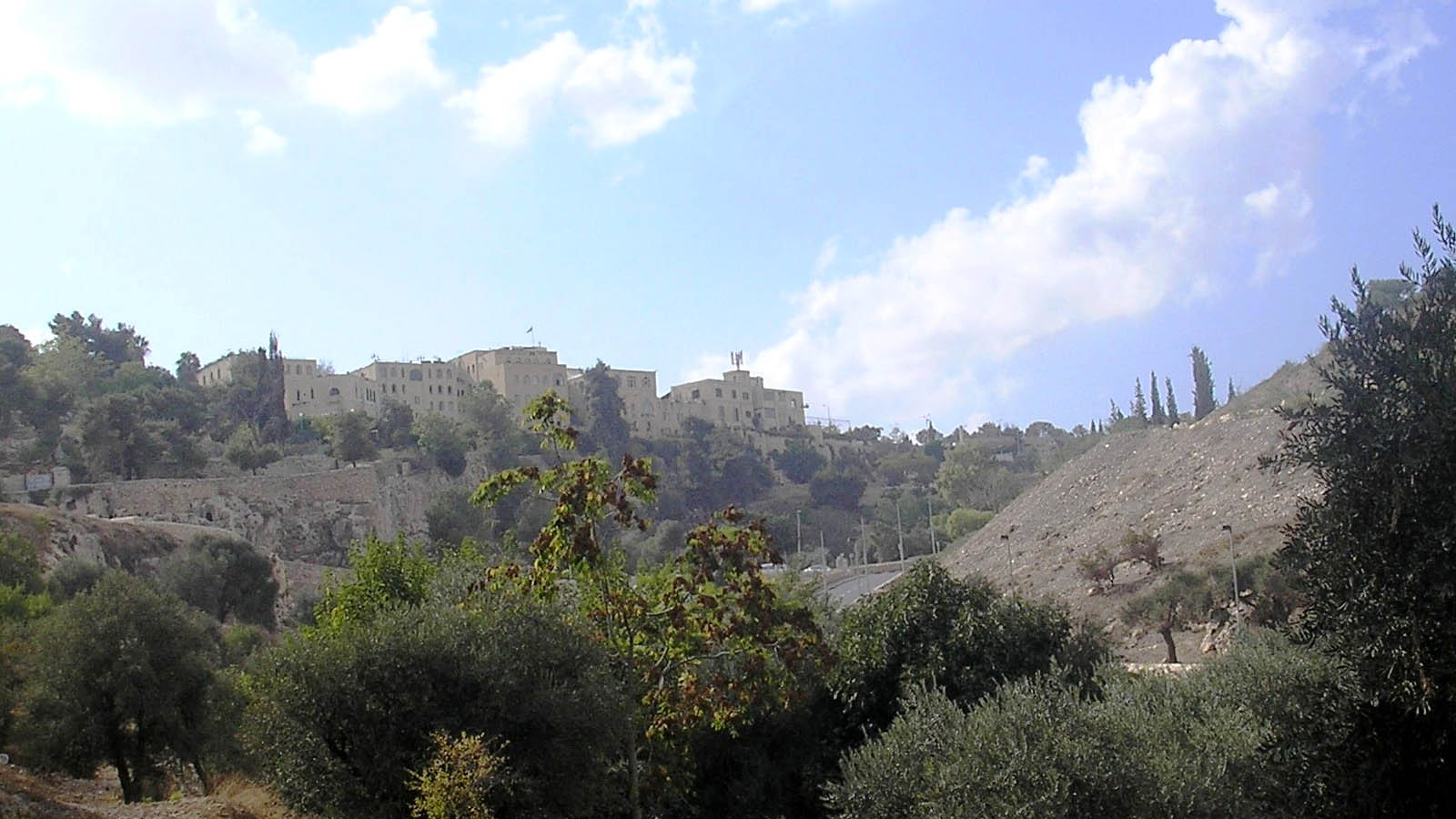 Hinnom Valley (Avi Dror / Wikimedia commons)