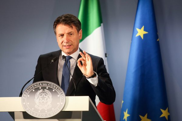 ראש ממשלת איטליה ג'וזפה קונטה (Photo by Dominika Zarzycka/NurPhoto via Getty Images)