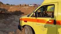 תאונת עבודה קשה באתר עבודה בשטח פתוח במועצה אזורית חוף אשקלון (צילום: דוברות מבצעית מד"א)