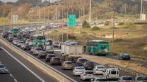 פקק תנועה בכביש החוף (צילום: מאיר ועקנין/ פלאש90)