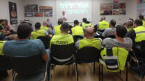 סדנאת אור ירוק לנהגי משאיות בשופרסל. (צילום: ניצן צבי כהן)