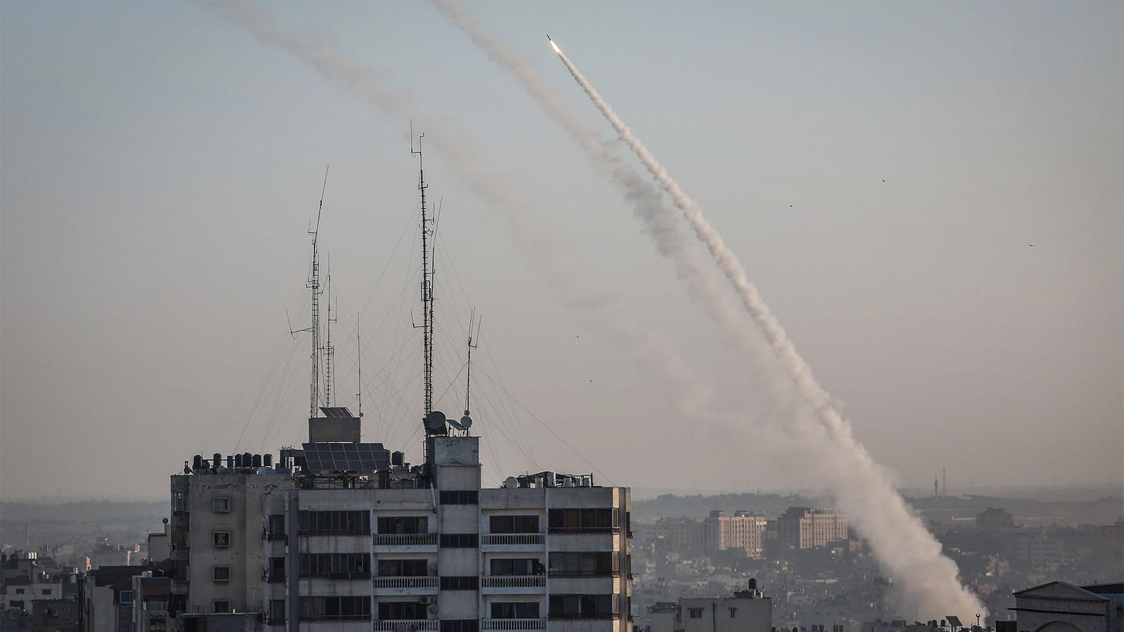 רקטות נורות מעזה לכיוון ישראל. 12 בנובמבר (צילום: חאסן ג'אדי/פלאש90)