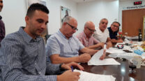 חתימה על הסכם קיבוצי לעובדי חטיבת המכירות בקימברלי (צילום: אגף דוברות ההסתדרות)