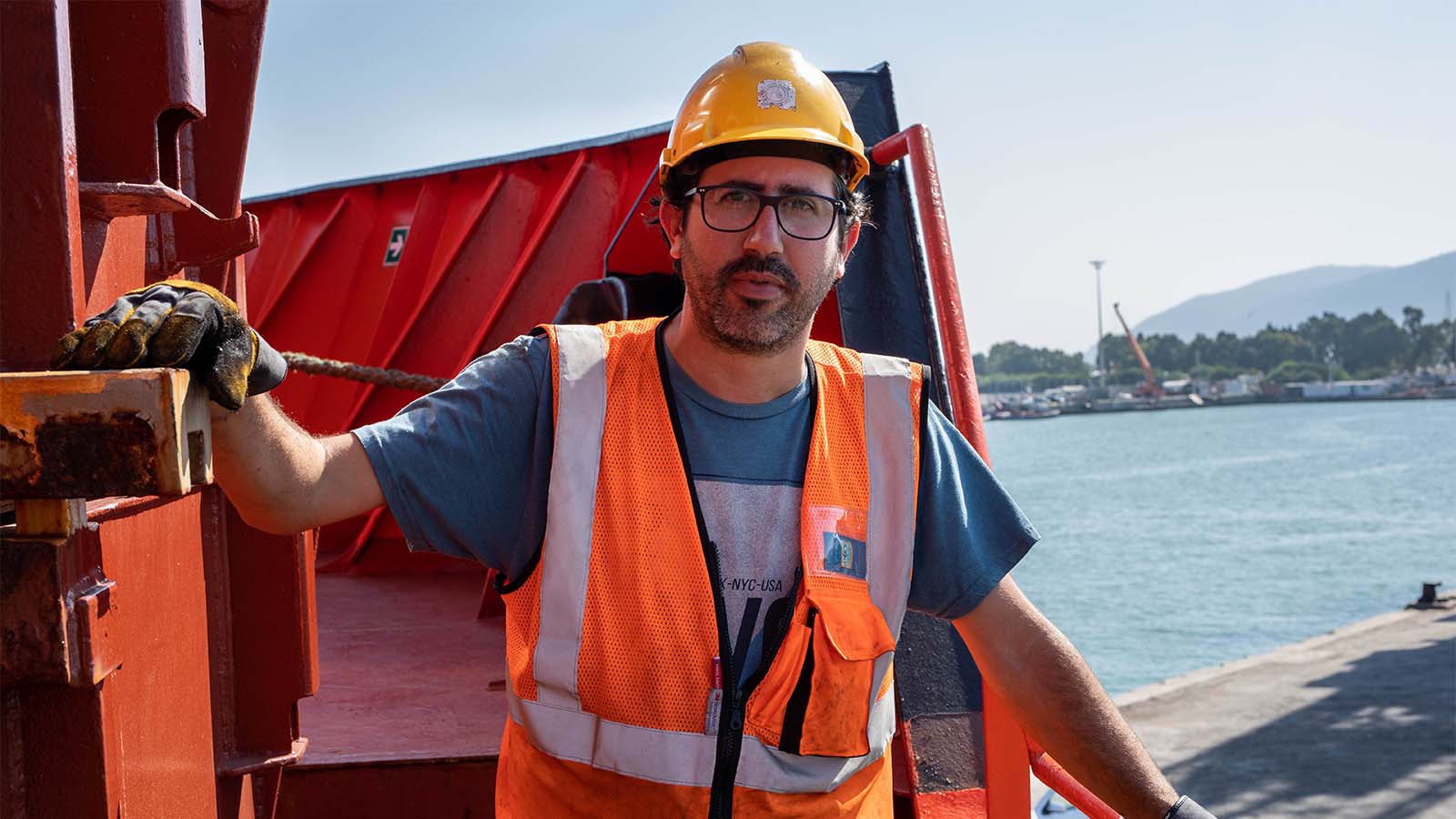 Yossi Newman, docker at Haifa Port (Photograph: Gilad Schrim)