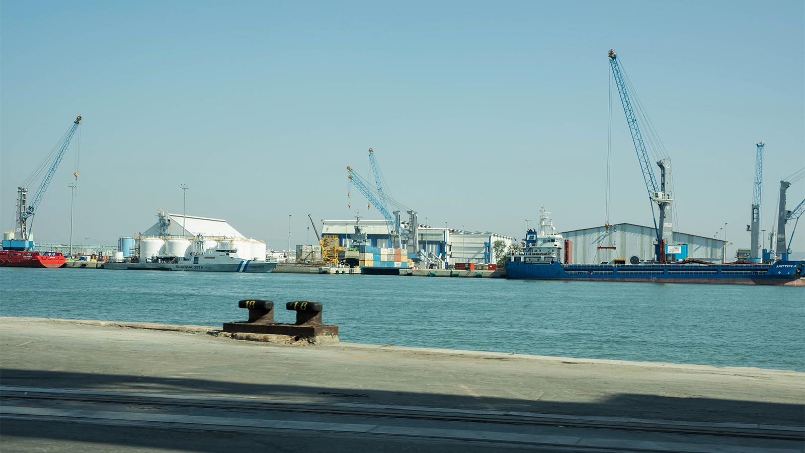 נמל חיפה (צילום: גילעד שרים)