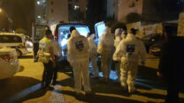 מתנדבי זק"א בדרכם לטיפול במתים (באדיבות זק״א)