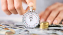 שעון מתקתק (shutterstock)