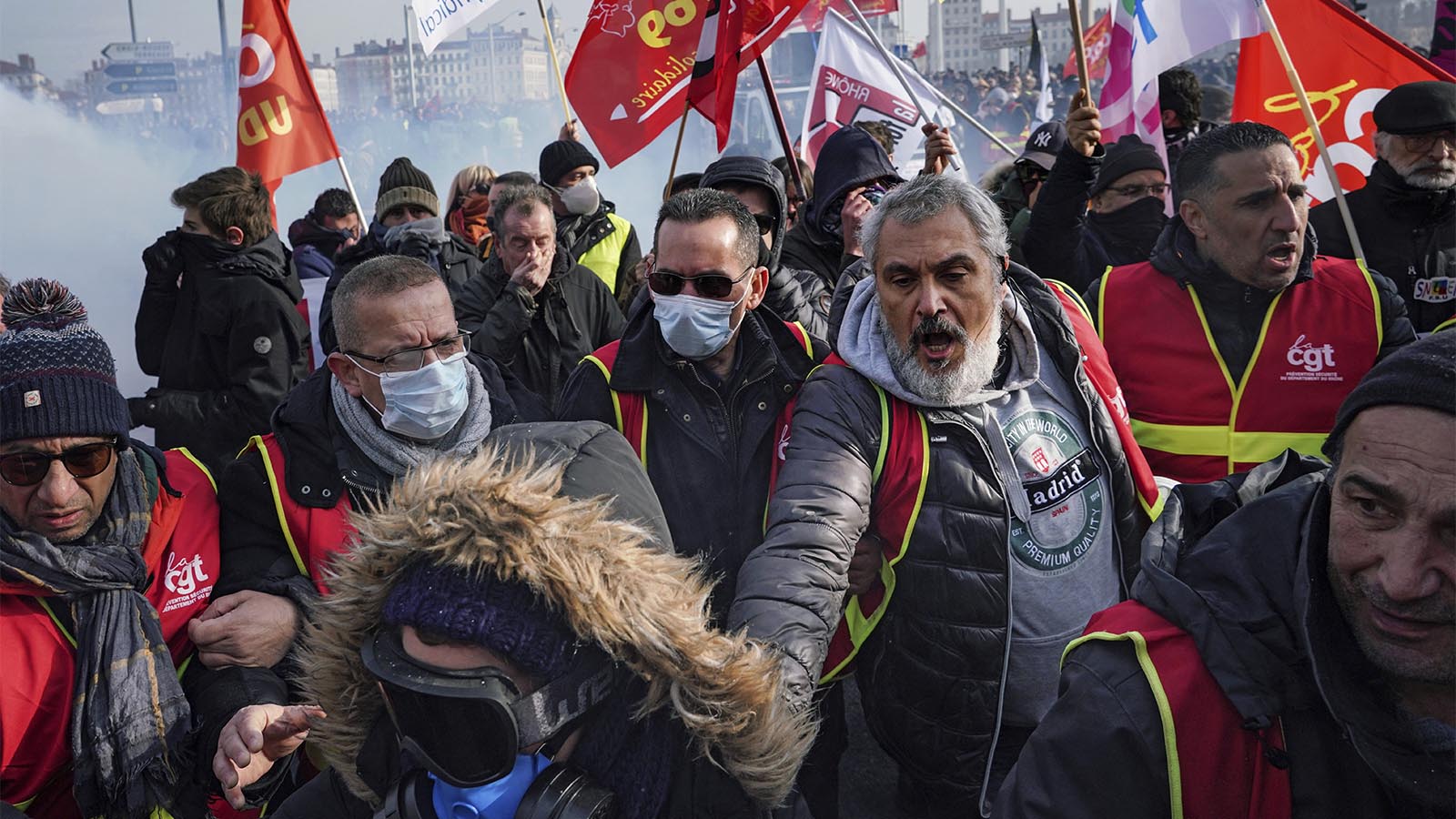 מחאה בליון, צרפת. 24 בינואר 2020. (AP Photo/Laurent Cipriani)