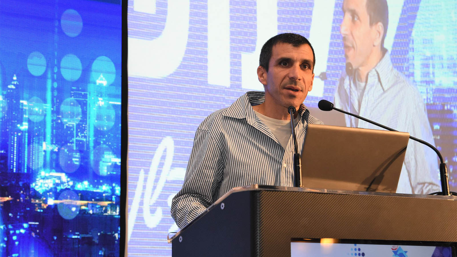 Amichai Satinger at the Eilat Labor Conference, February 12, 2020. “The new unions come from the factories, the supermarkets, the insurance companies, the high-tech companies, the contractor companies, and the youth movements.” (Photo: Histadrut)