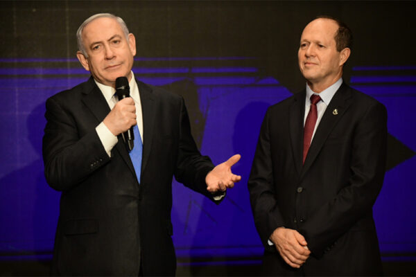 נתניהו וברקת מציגים את התכנית הכלכלית של הליכוד בבורסה לניירות ערך. 16 בפברואר 2020 (צילום: תומר ניוברג/פלאש90)