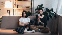 מי ישלם על ימי הבידוד של העובדים? (צילום: Shutterstock)