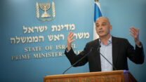 כחלון במסיבת העיתונאים, 16 במרץ 2020 (צילום: יונתן זינדל/פלאש90)