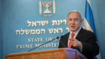 נתניהו עורך מסיבת עיתונאים, מרץ 2020 (צילום: יונתן זינדל/פלאש 90)