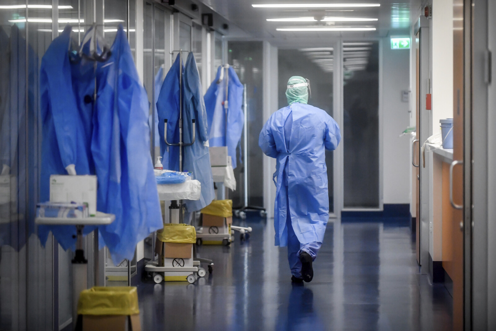 יחידת טיפול נמרץ בבית החולים בברשיה, איטליה (צילום: Claudio Furlan/LaPresse via AP).