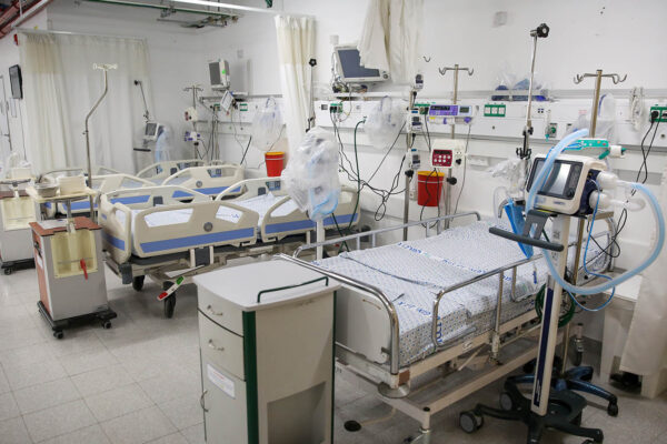 מחלקה לחולי קורונה בבית החולים זיו בצפת. 2 באפריל. (צילום: דוד כהן/פלאש90)