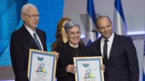 יהודית (דיתה) ברוניצקי במעמד הזכיה בפרס ישראל, אפריל 2018 (צילום: הדס פרוש/פלאש90)