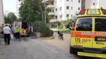 זירת תאונת עבודה באתר בנייה בגבעת שמואל (צילום: תיעוד מבצעי מד"א)