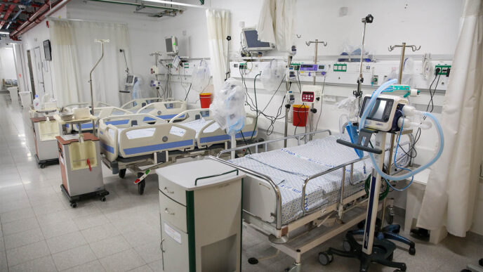 Coronavirus critical care unit at the Ziv Medical Center in Tzfat on April 2, 2020. (Photograph: David Cohen/Flash90)
