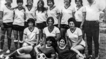 קבוצת בנות מ.י.ל.ן בתחילת דרכה (צילום: ארכיון ההתאחדות לכדורגל)