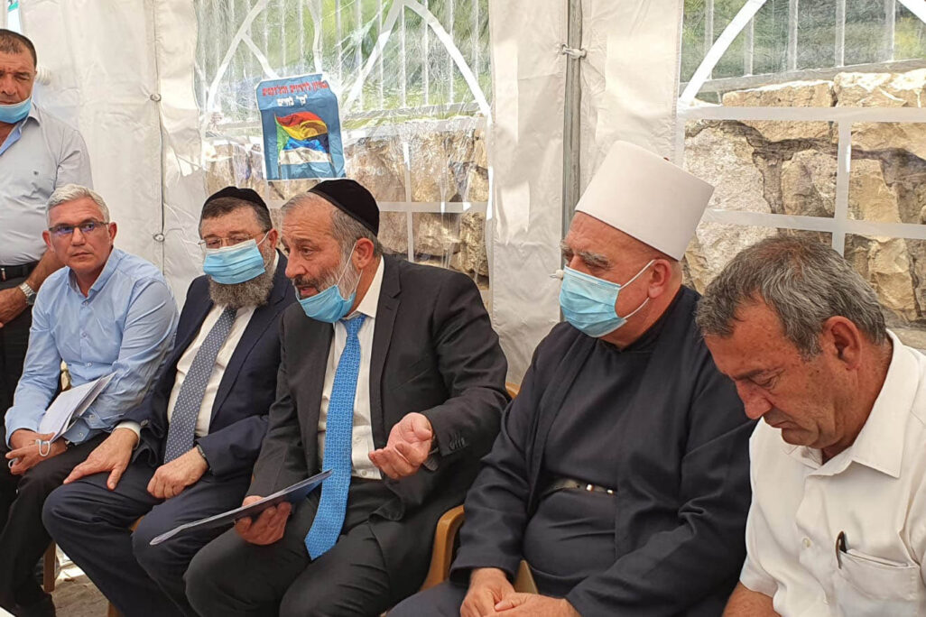 وزير الداخلية يزور خيمة الاحتجاج الدرزية والشركسية (الصورة: مقر النضال)