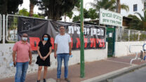 גבי דהן (משמאל) יו"ר ועד ההורים בבית הספר 'מפתן חרמון' באשדוד (צילום: מטה המאבק בסגירת מפת"ן אשדוד)