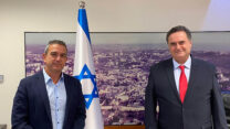 שר האוצר כ"ץ ויו"ר התאחדות התעשיינים רון תומר. (צילום: דוברות האוצר)