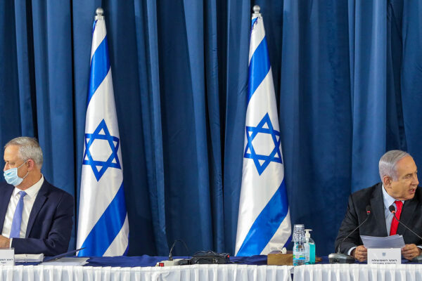 ראש הממשלה נתניהו וראש הממשלה החליפי גנץ (צילום: Marc Israel Sellem/POOL)
