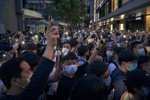הפגנה בהונג קונג לציון שנה למחאה כנגד מאמצי החקיקה הפרו סיניים במושבה הבריטית לשעבר. יוני 2020.  (צילום: Photo by Tang Yan/SOPA Images/LightRocket via Getty Images)
