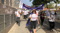 צעדת המחאה של העובדות הסוציאליות מתל אביב לירושלים: "אנחנו נחנקות,‪ ‬דורשות הנשמה לשירותים החברתיים". (צילום: איגוד העו"ס)