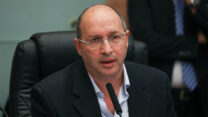 אבי ניסנקורן (צילום: יונתן זינדל/פלאש90)
