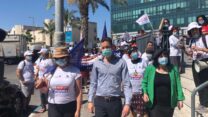 שר העבודה והרווחה איציק שמולי וראש העיר בית שמש עליזה בלוך בצעדת העובדים הסוציאליים (צילום: איגוד העו"סים)