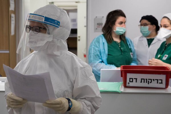 אחיות לשכות הבריאות המבצעות את הבדיקות האפידמיולוגיות מתריעות כבר חודשים על עומס יתר (צילום: נתי שוחט/פלאש90)