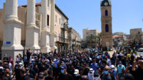 מחאה ביפו נגד בנייה על שרידי בית עלמין מוסלמי. (צילום: תומר ניוברג/פלאש90)