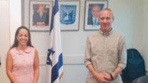 יו"ר מנהלת ליגות לנשים, הילה קניסטר בר-דוד ושר התרבות והספורט, חילי טרופר (הצילום: באדיבות מנהלת ליגת העל לנשים בכדורסל.)