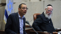 ח"כ צבי האוזר במליאת הכנסת (צילום: נועם ריבקין פנטון / פלאש 90).