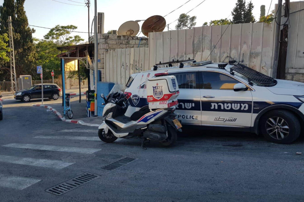 ב-12/7 טיפל צוות זק"א באישה בת 80 שנמצאה במצב ריקבון בביתה בדרך שכם במזרח ירושלים (צילום: דוברות זק"א)