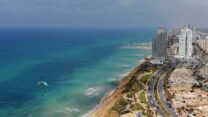 פיתוח עירוני לאורך מצוק הים בנתניה. (צילום: מנדי הכטמן/פלאש90)