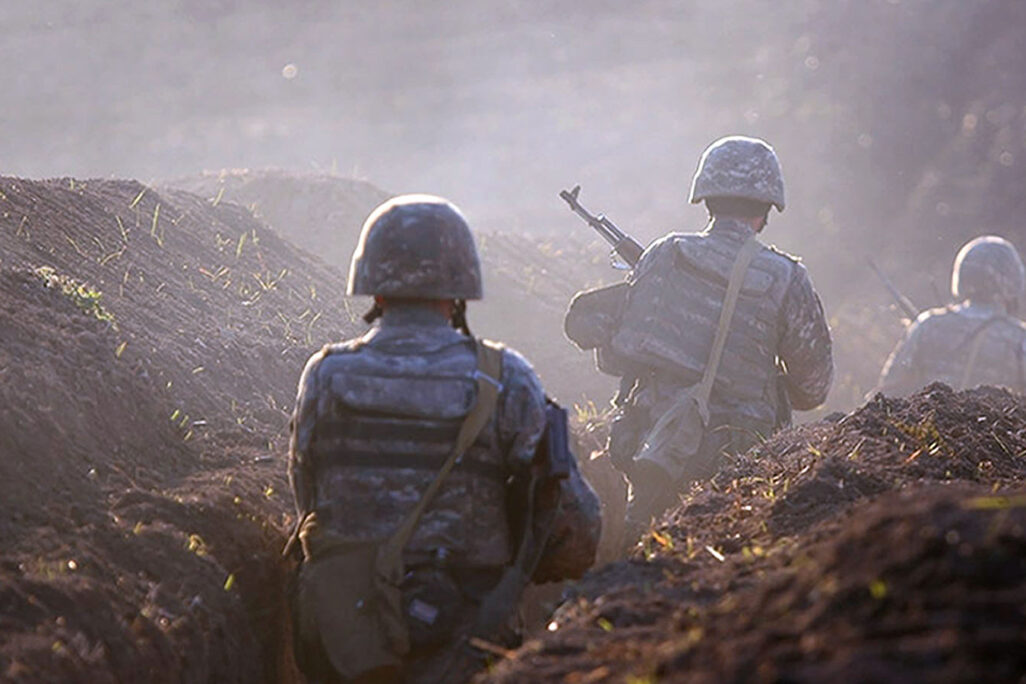 חיילים ארמנים בקרב בחזית מול אזרבייג'ן. ביום שלישי בשבוע שעבר הסלימו שוב היחסים בין המדינות (Armenian Defense Ministry Press Service/PanPhoto via AP)