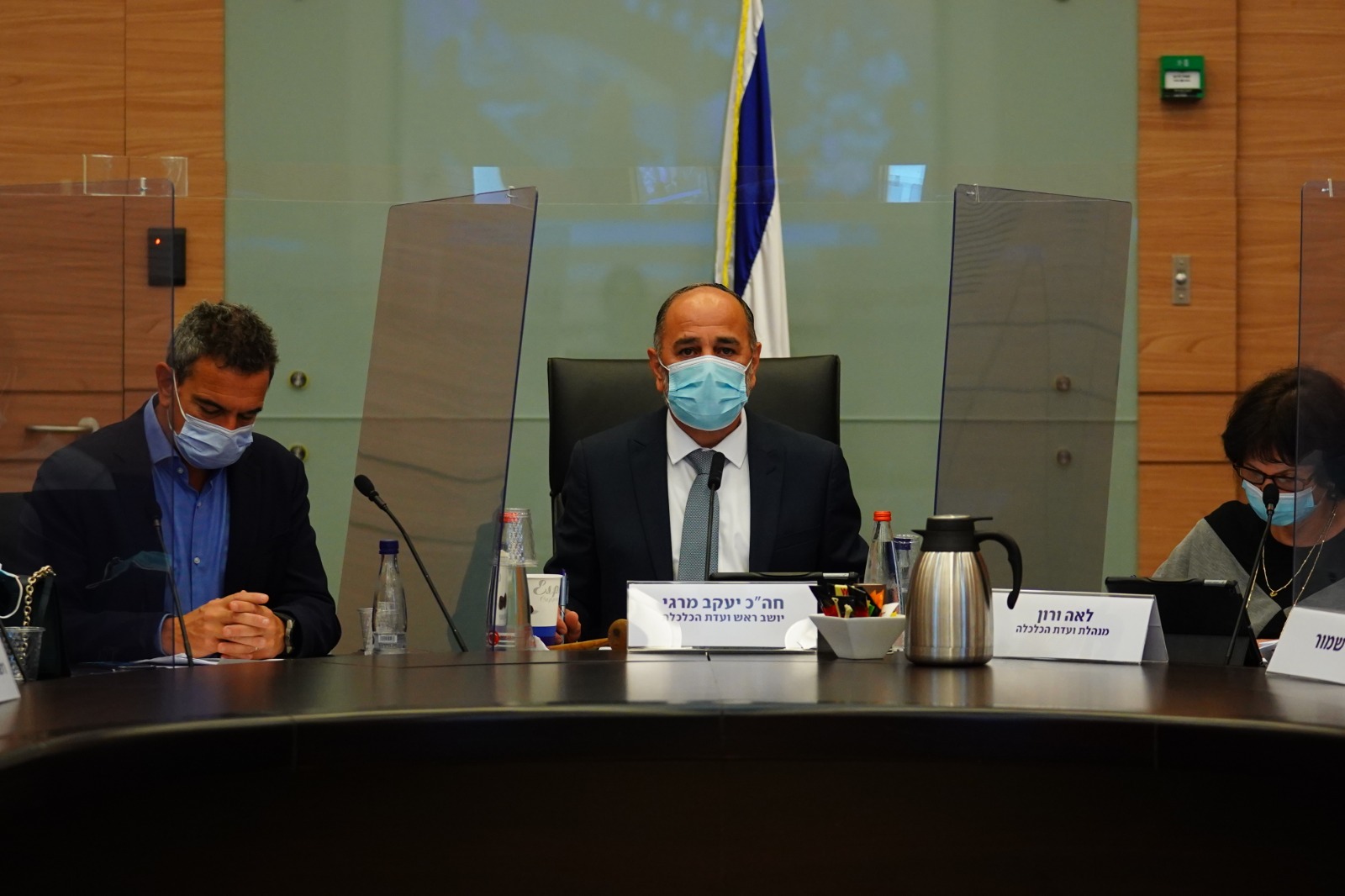 ח"כ יעקב מרגי ורון תומר בדיון בנושא התעשייה בכנסת (צילום: דוברות הכנסת)