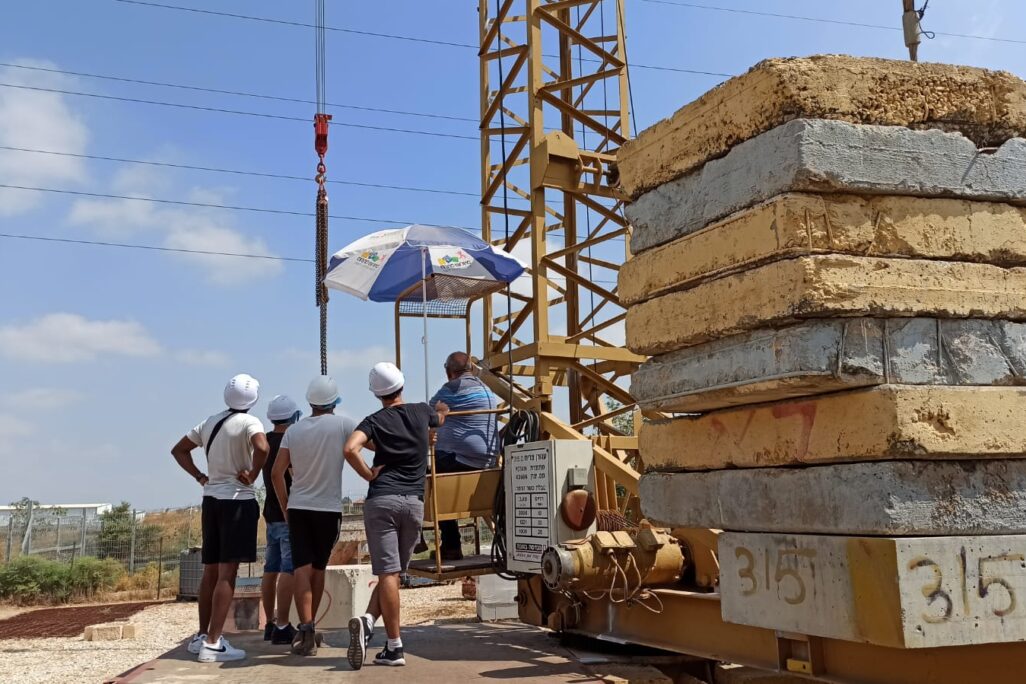 הכשרת מפעילי עגורן צריח במכללת 'הנדסה בגובה' (צילום: ניצן צבי כהן) הכשרת מפעילי עגורן צריח במכללת 'הנדסה בגובה' (צילום ארכיון: ניצן צבי כהן)