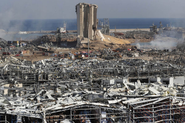 צילום רחפן של זירת הפיצוץ בביירות (AP Photo/Hussein Malla)