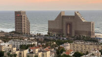מגדלי חוף הכרמל בחיפה. העיר נותרה זולה יחסית, אבל מחירי השכירות בה זינקו ב-34% (צילום: יעל אלנתן)